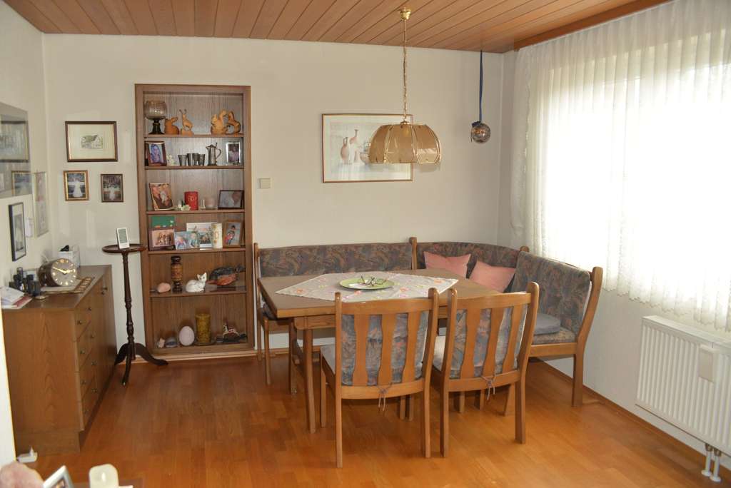 Immobilie in Eberstadt - 1-Fam.-Wohnhaus mit ELW und 3 Garagen in bevorzugter Wohnlage! - Bild 4