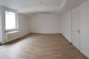 Geräumige 2-Zimmer Souterrain-Wohnung mit EBK in Erlangen
