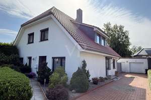 Großes Wohnhaus mit schönem Garten in Ofenerdiek innerhalb Tempo-30-Zone – Die vollständige Adresse der Immobilie erhältst du vom Anbieter., 26125 Ofenerdiek, Oldenburg (Oldenburg) – Vorschaubild 2
