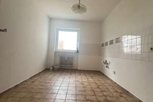 Kapitalanlage oder selbst nutzen! Gepflegte 4ZKB Etagenwohnung mit großem Balkon in Dudweiler – Die vollständige Adresse der Immobilie erhältst du vom Anbieter., 66125 Dudweiler (Ortsteil), Saarbrücken – Vorschaubild 3