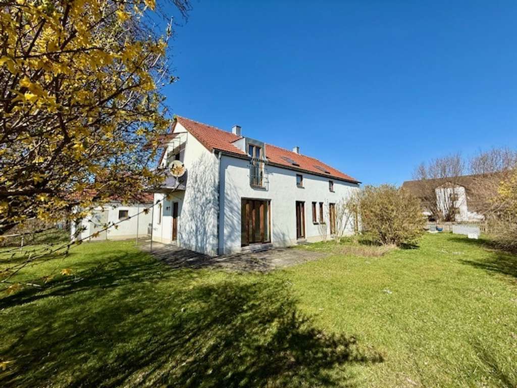 Immobilie in Fraunberg - TOP-LAGE: Helles Zweifamilienhaus mit Weitblick & großem Garten! - Bild 0