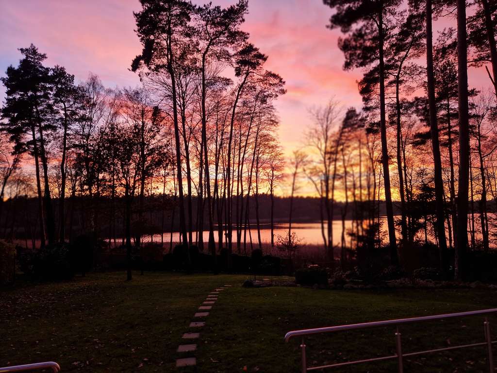 Immobilie in Lindow (Mark) - Luxus-Ferienhaus direkt am See(1.Reihe) - 1200 m² Seegrundstück, 45 Min Berlin - Provisionsfrei - Bild 3