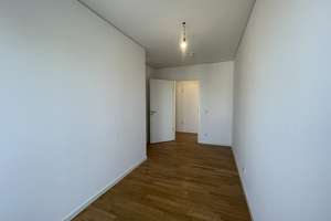 4-Zi.-Whg., 137,5 qm im 5. OG - SÜD STADT MITTE - ZUHAUSE MITTEN IN NEU-ULM – Die vollständige Adresse der Immobilie erhältst du vom Anbieter., 89231 Neu-Ulm – Vorschaubild 11