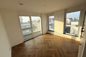 Süd-Balkon, sonnige Wohnung direkt in Adlershof!