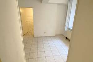 Tolles Studentenapartment in der Südstadt! Souterrain. Eigener Innenhof! Duschbad! EBK. – Argelanderstraße 86, 53115 Südstadt, Bonn – Vorschaubild 8