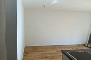 Einziehen & wohlfühlen-moderne, sanierte Wohnung mit Garten und Einbauküche in Deuringen – Breitenbergweg 11, 86391 Stadtbergen – Vorschaubild 5