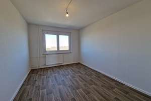 1000 € Gutschein sichern-Frisch renovierte 4-Zimmer-Wohnung mit Wannenbad ! – Am kleinen Feld 28, 4205 Grünau-Nord, Leipzig – Vorschaubild 3