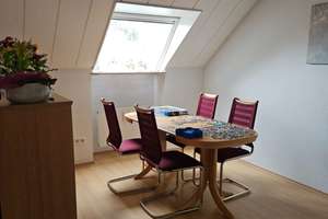 Helle 2,5-Zimmer-Dachgeschosswohnung mit großer Terrasse, Einbauküche und Tiefgaragenstellplatz – Die vollständige Adresse der Immobilie erhältst du vom Anbieter., 91052 Röthelheim, Erlangen – Vorschaubild 6