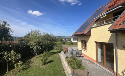 Freistehendes Einfamilien-Sonnenhaus inklusive zweitem Baugrundstück Energieeffizienzklasse A