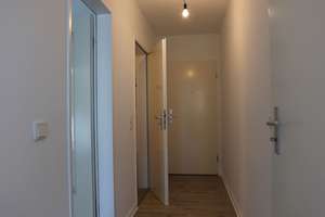 SCHÖNE HELLE 2 ZIMMER WOHNUNG MIT EINBAUKÜCHE IM HERZEN VON ELLER – Gumbertstraße 183, 40229 Eller, Düsseldorf – Vorschaubild 13
