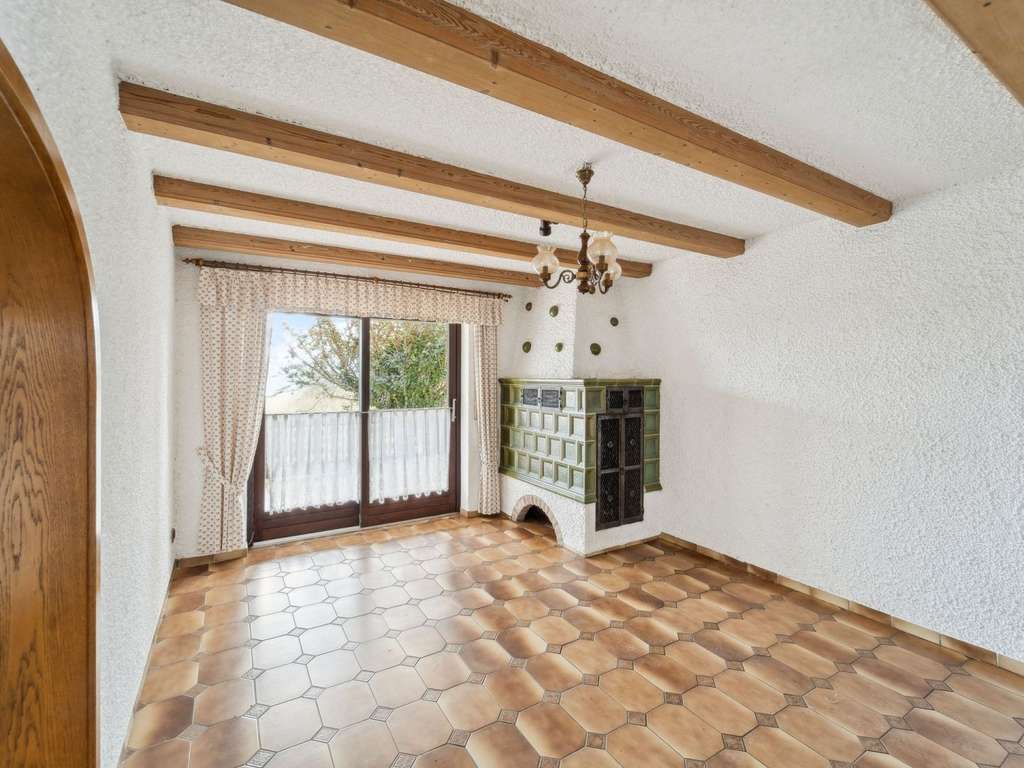 Immobilie in Vohenstrauß - Großzügiges Einfamilienhaus mit Einliegerwohnung und Ausbaupotenzial in Kaimling/Vohenstrauß - Bild 3