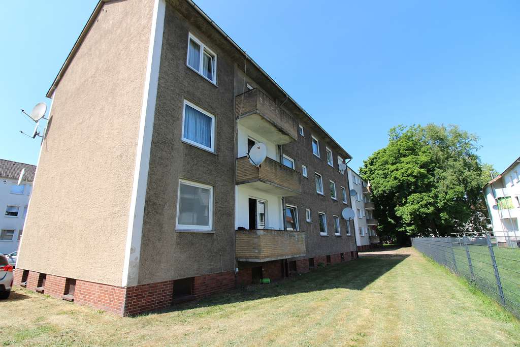 Immobilie in Delmenhorst - Top-Investment! Vollvermietetes Mehrfamilienhaus mit 9 Wohneinheiten und 9 Außenstellplätzen - Bild 3