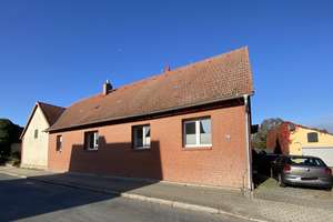 RENOVIERTES Einfamilienhaus mit Nebengelass – Berkauer Dorfstraße 16, 39629 Berkau – Vorschaubild 1