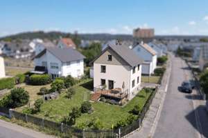Wohnkomfort für die ganze Familie - gepflegt, modernisiert und mit viel Potenzial! – Die vollständige Adresse der Immobilie erhältst du vom Anbieter., 92421 Schwandorf – Vorschaubild 2
