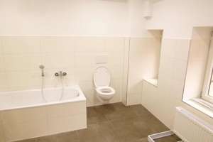 DESIGNER-DACHGESCHOSS-WOHNUNG MIT "2 SCHLAFZIMMERN" IN EINEM HISTORISCHEM STADTPALAIS – Wörthstraße 6, 65185 Mitte, Wiesbaden – Vorschaubild 12