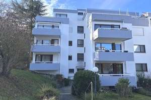 Helle 2-Zimmer-Wohnung in gefragter Halbhöhenlage mit Balkon und PKW-Stellplatz! 
