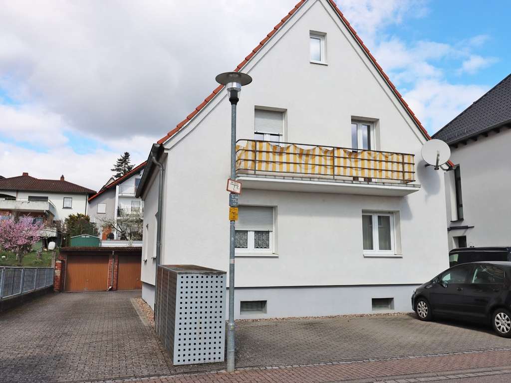 Immobilie in Östringen - Für Kapitalanleger: vermietetes 3-Familienhaus in Östringen! - Bild 1