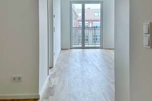 Wunderschöne 2-Zi.-Whg. mit Loggia & hochwertiger EBK – Driesener Straße 8B, 10439 Prenzlauer Berg, Berlin – Vorschaubild 4