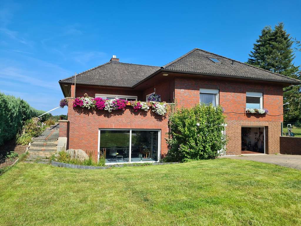 Immobilie in Sülfeld - Großzügiges Einfamilienhaus mit schönem Grundstück - Bild 1