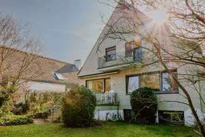 Raum für Visionen: Familienhaus mit großem Grundstück direkt am Rhein