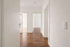 Geht es denn noch besser? - renovierte Erdgeschosswohnung mit Balkon und Garten in DU-Wanheimerort! – Markusstraße 38, 47055 Wanheimerort, Duisburg – Vorschaubild 3