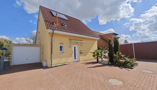 Bild von Gepflegtes Einfamilienhaus mit großem Grundstück
