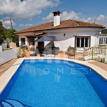 Wunderschöne Villa mit spektakulärem Meerblick und Gästeapartment in Oliva-Tossal Gros.