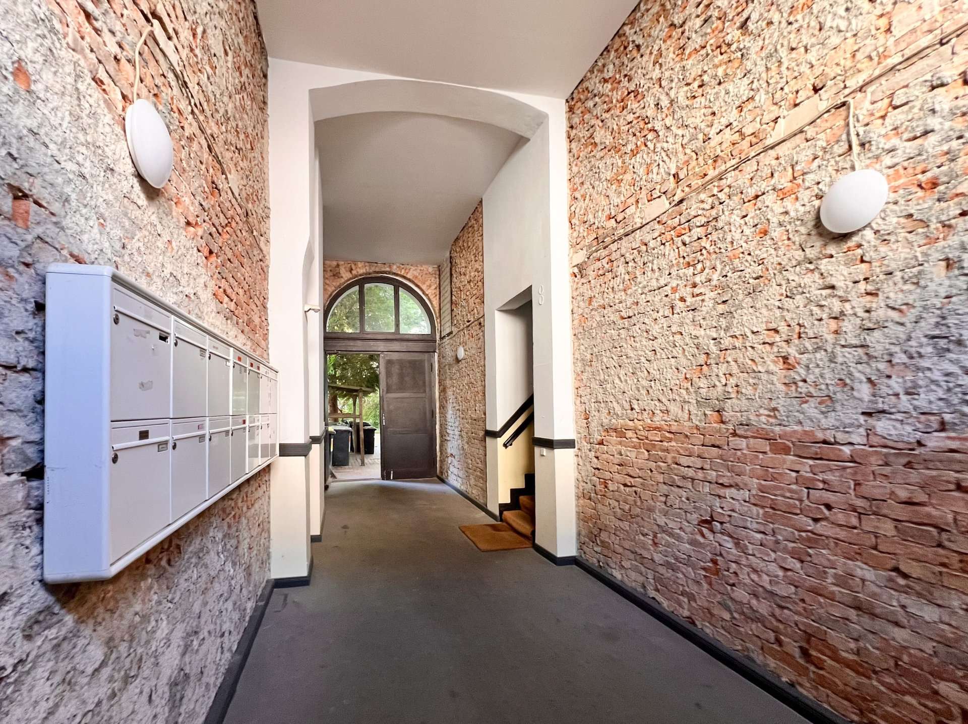 Bezugsfreie Wohnung in einem klassischen Altbau mitten im Scheunenviertel, Berlin – Bild 4