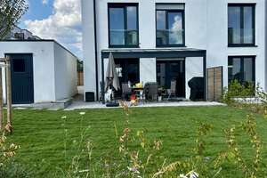 FAMILIENOASE: Neuwertige Doppelhaushälfte *Provisionsfrei* – Die vollständige Adresse der Immobilie erhältst du vom Anbieter., 65205 Nordenstadt, Wiesbaden – Vorschaubild 1