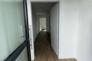 Helle Drei-Zimmer Wohnung mit Einbauküche und Terrasse in ruhiger Lage nahe dem Zentrum – Die vollständige Adresse der Immobilie erhältst du vom Anbieter., 28195 Bahnhofsvorstadt, Bremen – Vorschaubild 3