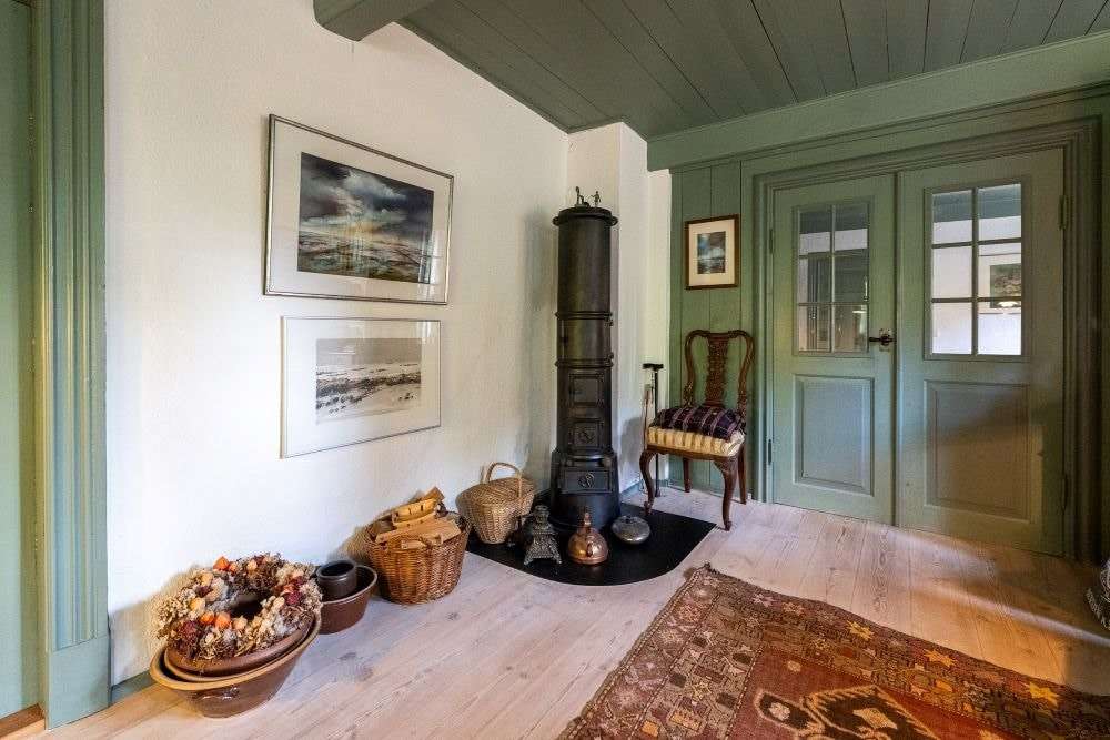 Immobilie in Niebüll - Baudenkmal - Bauernhaus unter Reet mit Scheune auf einer Warft im Gotteskoog - Bild 12