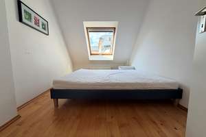 Traumhafte Dachgeschosswohnung mit Blick auf Fernsehturm! Unweit vom Rosenthaler Platz - bezugsfrei – Die vollständige Adresse der Immobilie erhältst du vom Anbieter., 10119 Mitte (Ortsteil), Berlin – Vorschaubild 9
