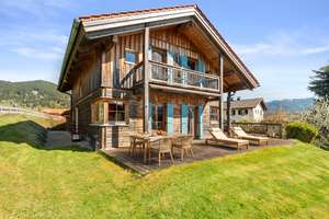 Traumhaftes Vollholz-Landhaus im Chaletstil: Alpines Wohnen mit atemberaubendem Bergblick in Altenau – Obere Dorfstr. 2, 82442 Saulgrub – Vorschaubild 2