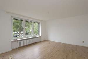 Modernisierte 3-ZKB-Wohnung mit Balkon, EBK und Garage in Kassel-Kirchditmold – 34130 Kirchditmold, Kassel – Vorschaubild 2