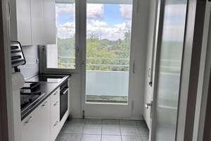 Exklusive 2-Zimmer-Wohnung an der Grenze zwischen Bogenhausen und Englschalking - Vollmöbiliert – Stolzingstraße 21, 81927 Englschalking, München – Vorschaubild 13