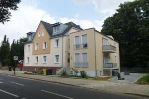 Lichtdurchflutet über den Dächern von Düsseldorf-Benrath