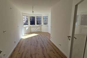 Modernisierte 3-Zimmer-Wohnung mit Balkon in Neuperlach! – Rudolf-Vogel-Bogen 12, 81739 Neuperlach, München – Vorschaubild 3
