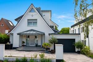 Versteigerungstermin am 29.05.2026: Traumvilla mit Pool in Rahlstedt!