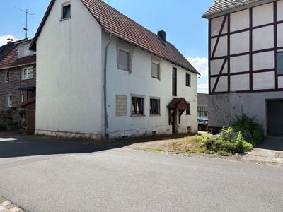 Sanierungsobjekt mit Scheune und vielseitigen Nutzungsmöglichkeiten in Niedermöllrich