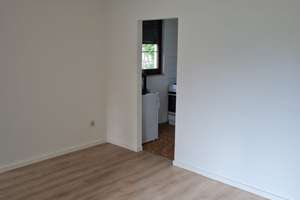 Gepflegte 1-Zimmer Wohnung mit Stellplatz – Die vollständige Adresse der Immobilie erhältst du vom Anbieter., 70435 Zuffenhausen-Mitte, Stuttgart – Vorschaubild 3