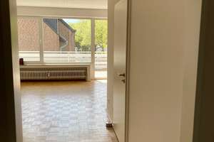 Neuwertige Wohnung mit zwei Zimmern sowie Balkon und EBK in Essen – Die vollständige Adresse der Immobilie erhältst du vom Anbieter., 45257 Kupferdreh, Essen – Vorschaubild 4