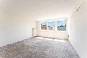 Freie 2-Zi.-Wohnung mit Burgblick und Möglichkeit zur individuellen Gestaltung in Gärten h. d. Veste