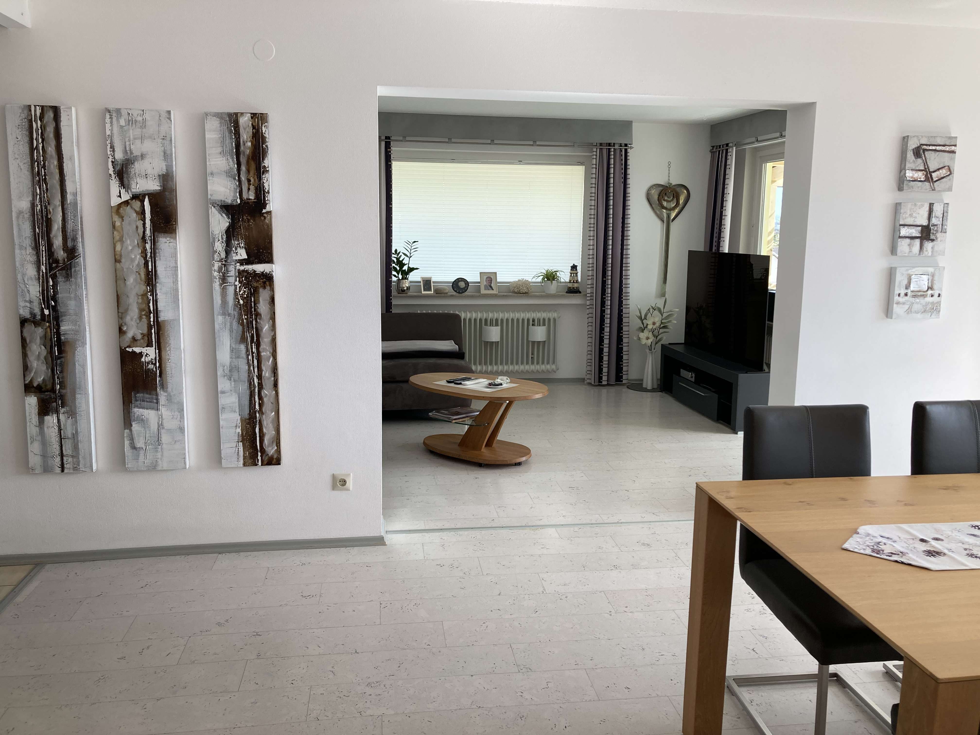 Immobilie in Aichhalden - **Einzigartiges Wohnen mit spektakulärer Aussicht plus Grundstücksreserve** - Bild 3