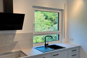 Exklusive 80m² 2-Zimmer Wohnung - Erstbezug nach Sanierung - Küche & Balkon & Garage - ab 01.07.