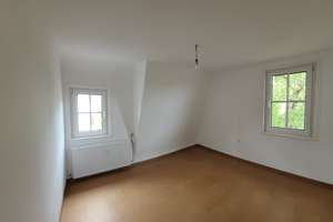 Gemütliche 4-Zi-Wohnung im 2. OG in Stuttgart-Birkach – Die vollständige Adresse der Immobilie erhältst du vom Anbieter., 70599 Birkach-Süd, Stuttgart – Vorschaubild 2