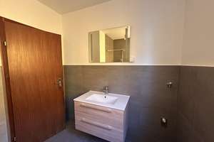 Gepflegtes Einfamilienhaus mit Balkon, Garten und Garage! – 63785 Obernburg am Main – Vorschaubild 13