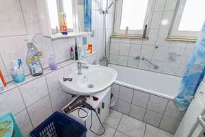 Gelegenheit: Sonniges Mehrfamilienhaus für Handwerker mit großen Garten und Garage – Die vollständige Adresse der Immobilie erhältst du vom Anbieter., 73527 Schwäbisch Gmünd – Vorschaubild 16