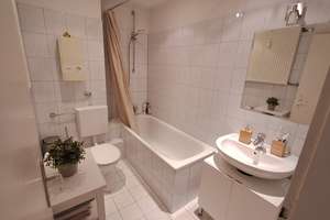 Helle 2-Zimmer-Wohnung mit Austritt – Schloßstr. 20, 40477 Pempelfort, Düsseldorf – Vorschaubild 3