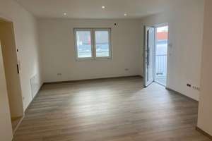 Schöne helle Etagenwohnung mit Gartenanteil und Stellplatz! 
Zwerchgasse 14, 67376 Harthausen