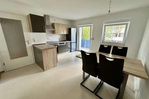 Frisch renovierte 2-Zimmer-Wohnung mit Balkon, Einbauküche und Stellplatz in der Zellerau – 97082 Zellerau, Würzburg – Vorschaubild 2